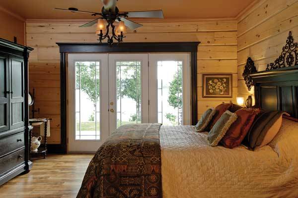 lakeside-log-cabin-master-bedroom