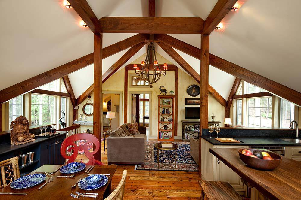 timber-home-carriage-house-living-room