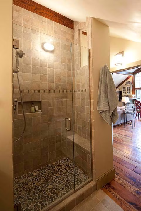 timber-frame-carriage-house-bathroom