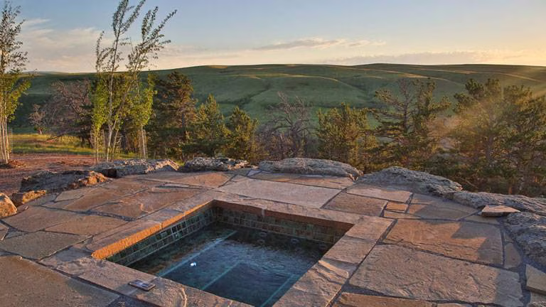 277-Old-Armington-Rd-Lucky-Man-print-012-56-Hot-Tub-4200x2800-300dpi_8542_2019-10-28_10-33