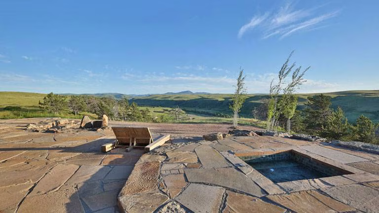 277-Old-Armington-Rd-Lucky-Man-print-013-50-Patio-4200x2800-300dpi_8542_2019-10-28_10-34