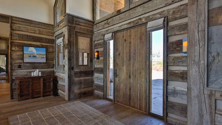 277-Old-Armington-Rd-Lucky-Man-print-016-36-Foyer-4200x2800-300dpi-copy-1024x682_8542_2019-10-28_10-36