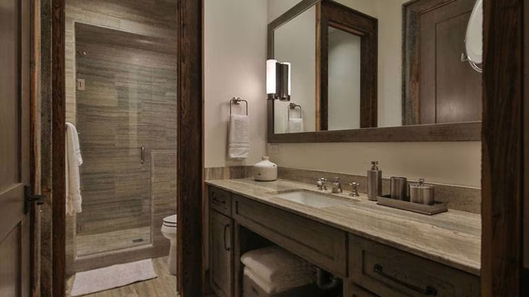 277-Old-Armington-Rd-Lucky-Man-print-024-43-Bathroom-4200x2800-300dpi_8542_2019-10-28_10-37