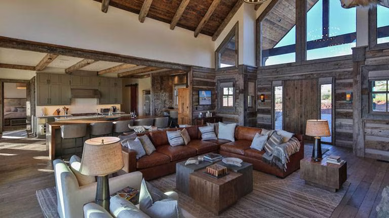 277-Old-Armington-Rd-Lucky-Man-print-026-48-Living-Room-4200x2800-300dpi_8542_2019-10-28_10-37
