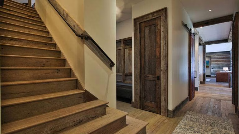 277-Old-Armington-Rd-Lucky-Man-print-045-32-Staircase-4200x2800-300dpi_8542_2019-10-28_10-39
