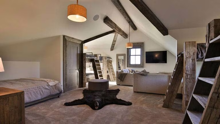 277-Old-Armington-Rd-Lucky-Man-print-057-38-Dorm-Style-Living-Space-4200x2800-300dpi_8542_2019-10-28_10-43