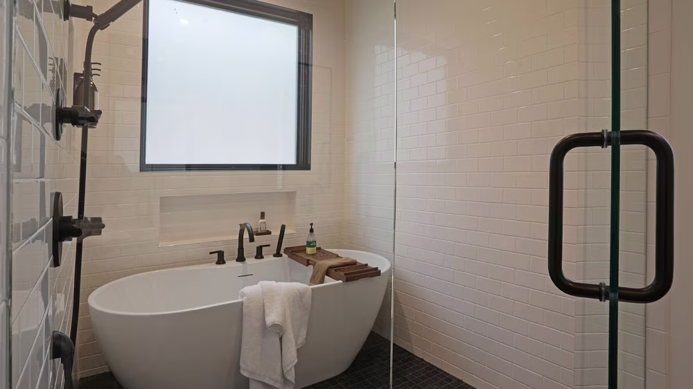 Raintree_MasterBath_11868_2023-12-21_13-17